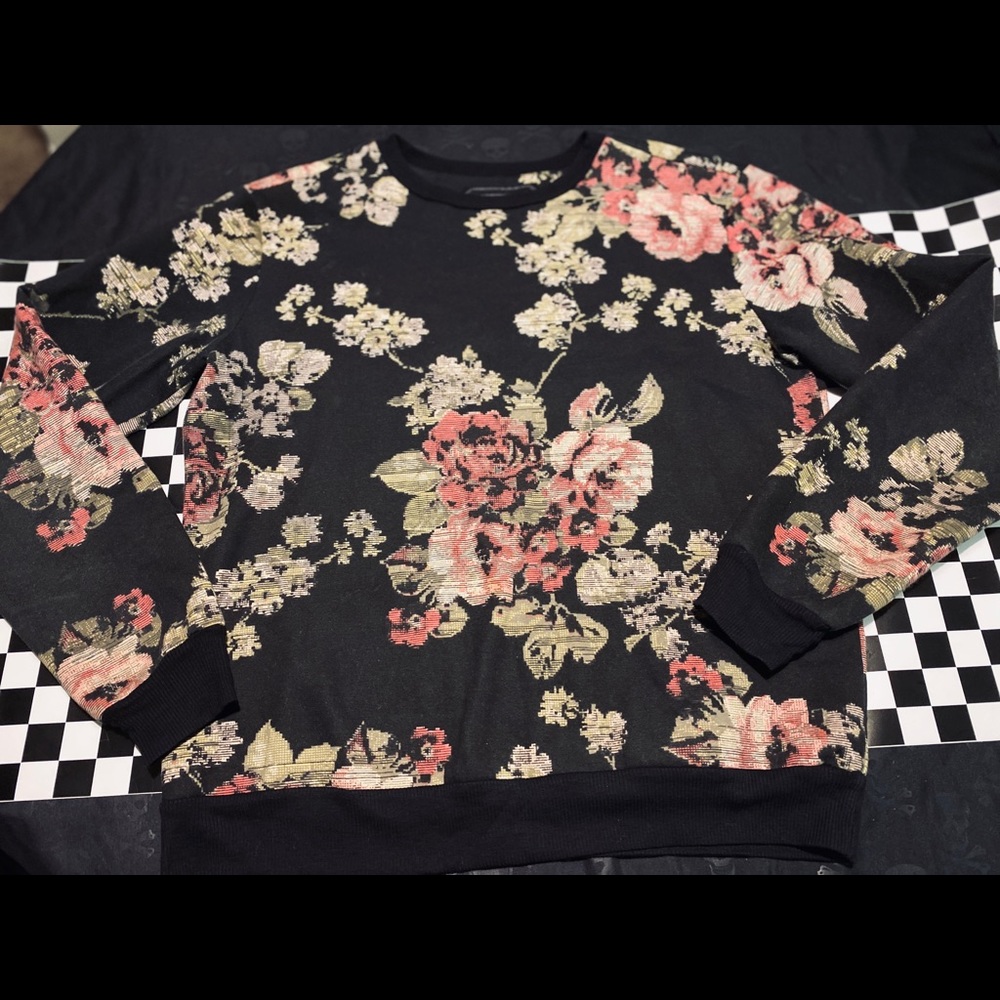 Comfy Black Sweatshirt w/ Floral Print